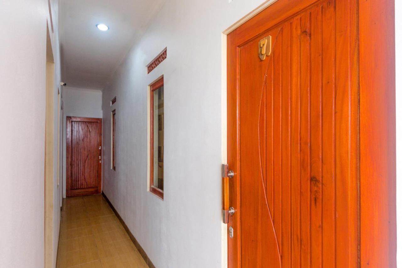Oyo 2938 Bumi Ahsan 102 Syariah Hotel 2*