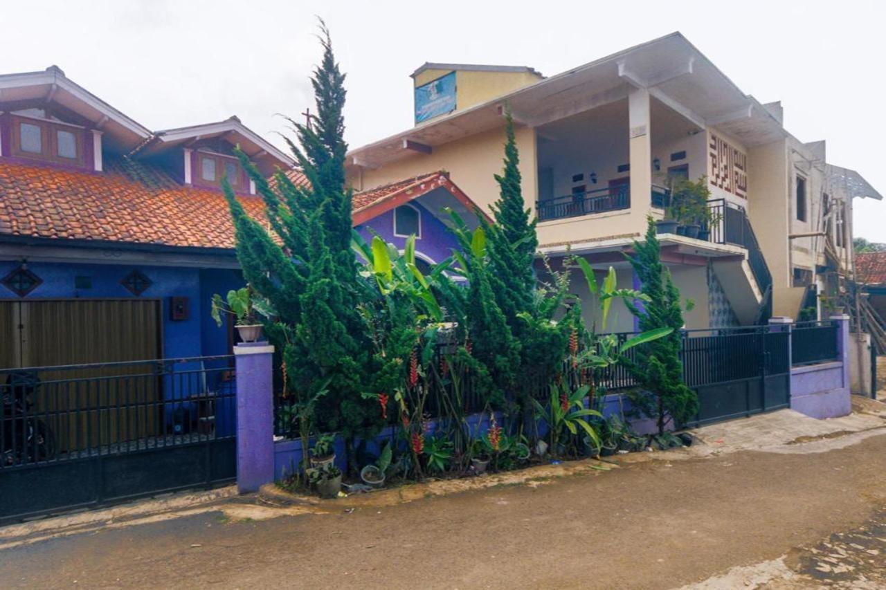 Oyo 2938 Bumi Ahsan 102 Syariah 2* Bandung